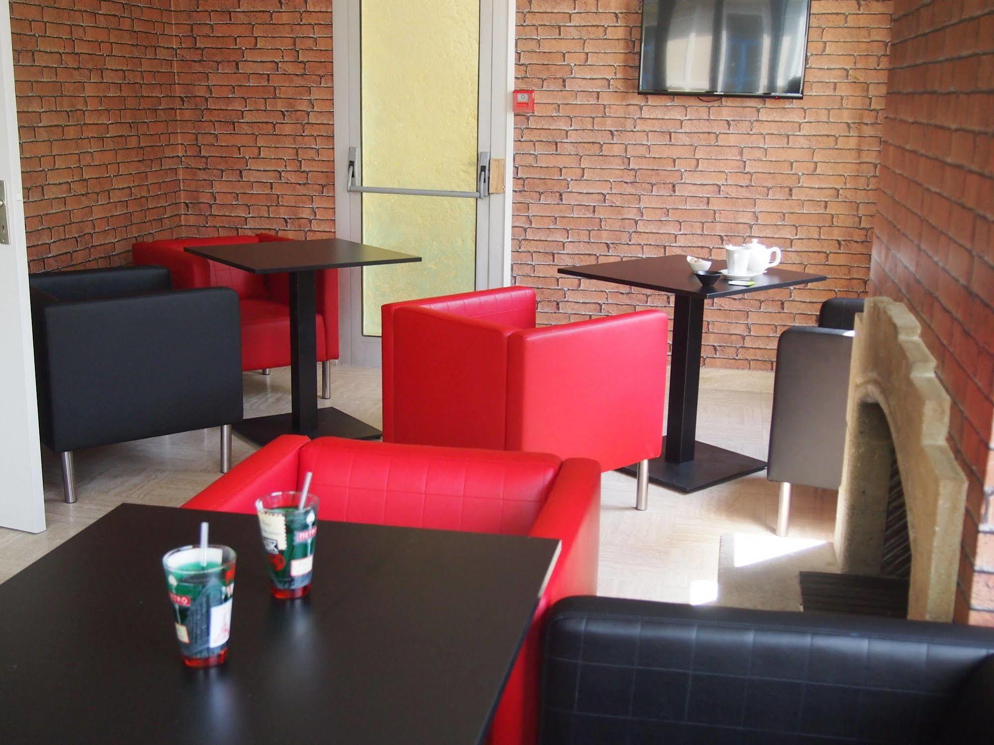 Comfort Hotel Rosporden Concarneau Экстерьер фото